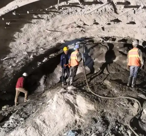 虎门港管委会隧道拱顶带模注浆料，微膨胀注浆料的特点及施工工艺